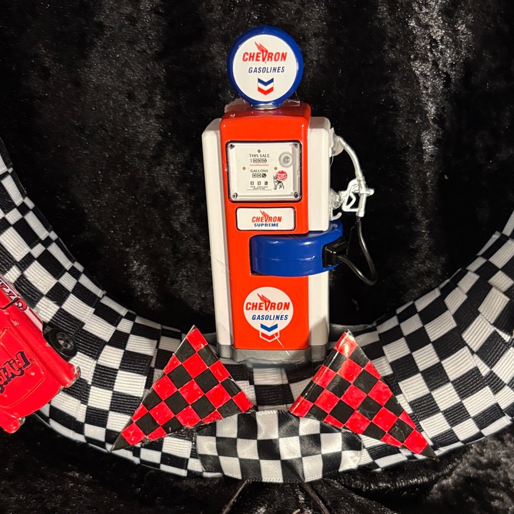 Deluxe Racing Car Set with Track - Picture 2 of 4
